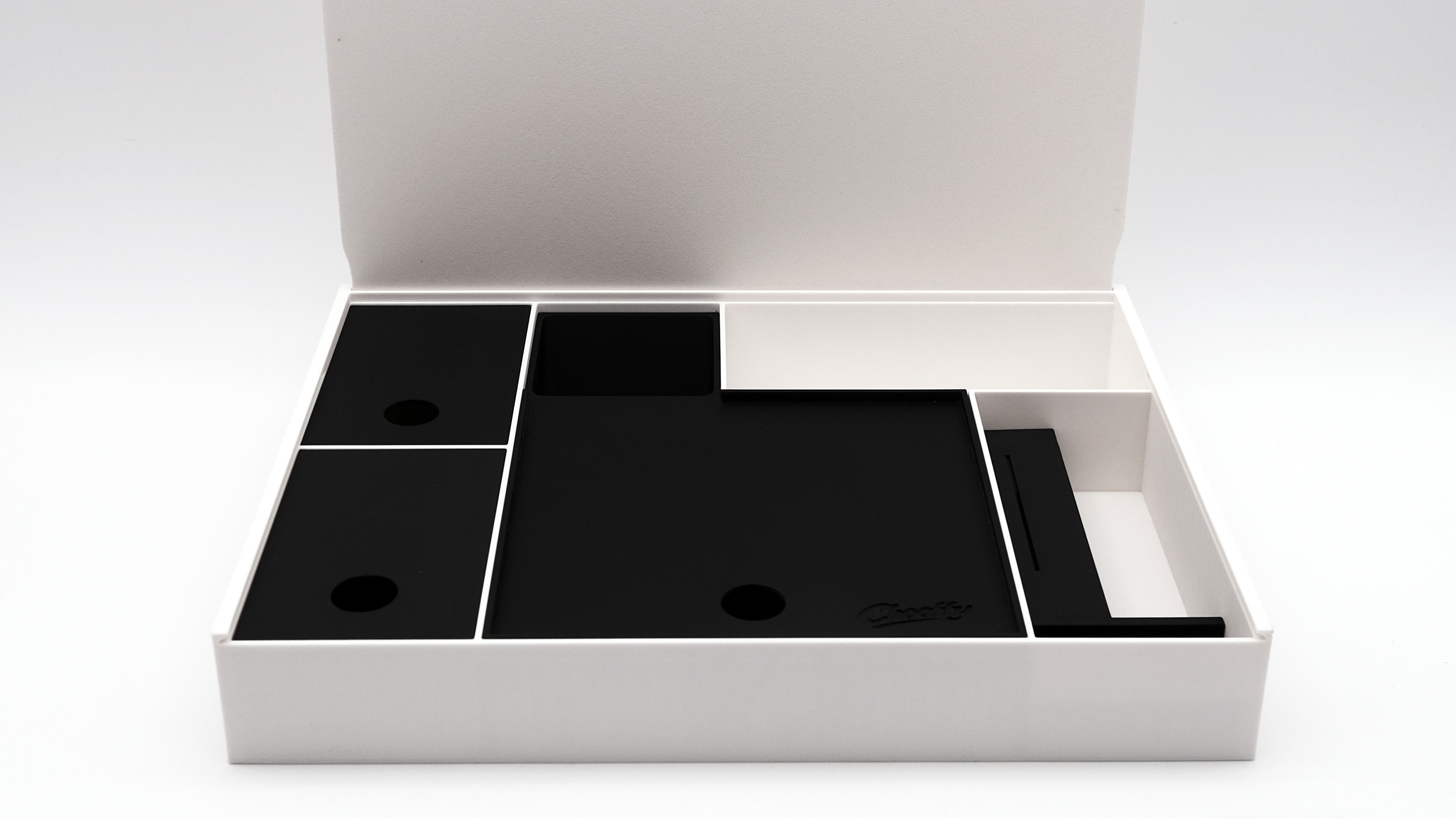 Chooffy white black